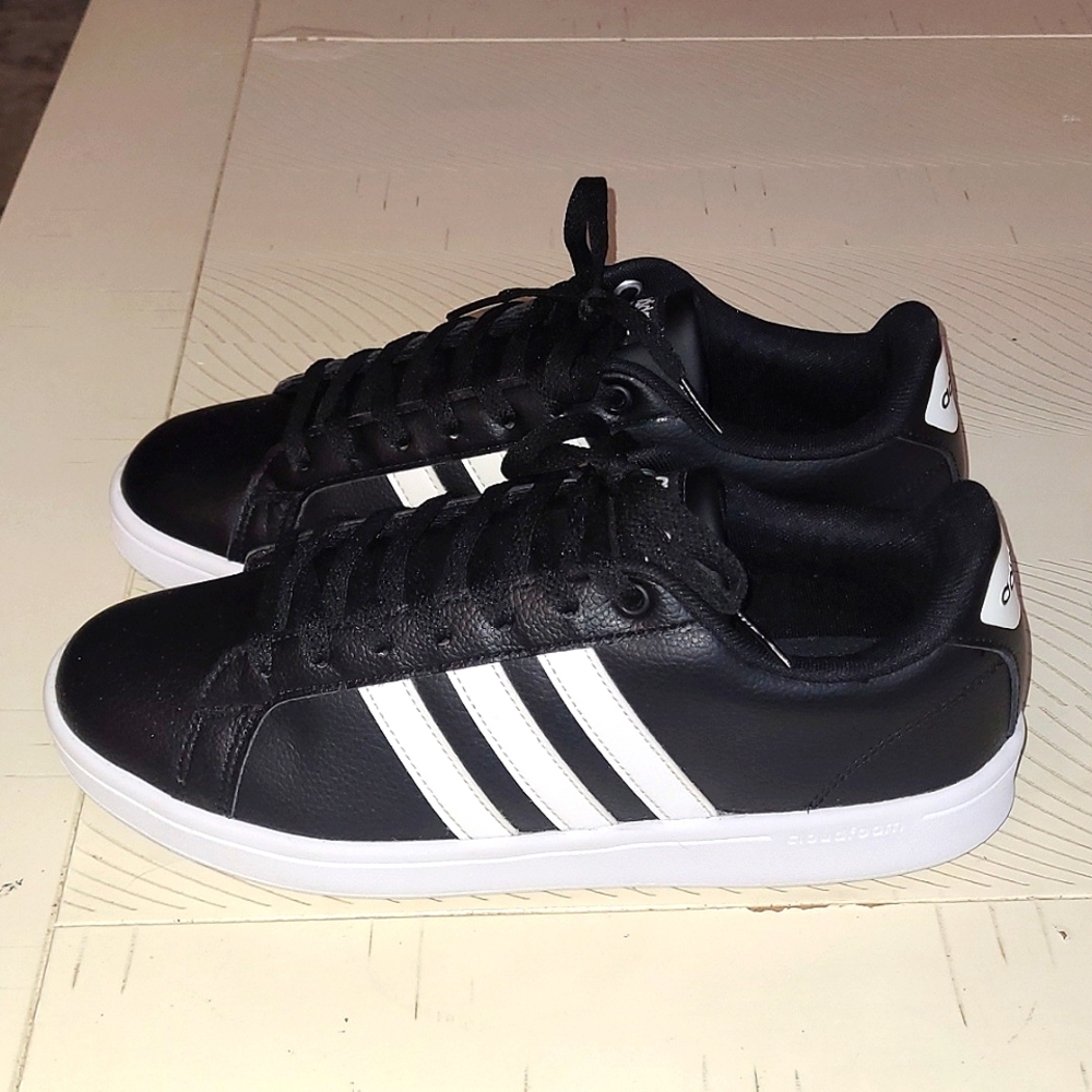 Adidas Cloudfoam low-top sneakers, Size - 9, Color - Black/White.